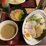 麺 ヒキュウ - 料理写真: