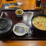 品川 ひおき - 豚汁定食