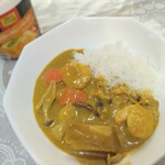 業務スーパー - 料理写真:イエローカレー♬具材がちょっとアレですが・・・冷蔵庫&冷凍庫の中にあったモノで作りました(*^^*)