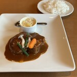 洋風食卓れべる - れべるプレート(ハンバーグ・豚肉の赤ワイン煮・じゃがいものグラタン)