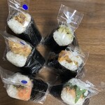 tenohira -てのひら- - わさびなめ茸250円　からあげ300円　おかか梅250円　焼きたらこ250円　明太高菜炒め350円　牛しぐれ煮300円
