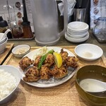 餃子と唐揚げ 犀のツノ - 