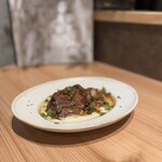 A Delicious Service - 三元豚スネ肉と玉葱の白ワイン煮込み