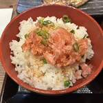 炉端焼き和めし処 しんぱち食堂 - ねぎとろはご飯のうへに乘せて、濃口醬油をかけてねぎとろ丼にして頂く。