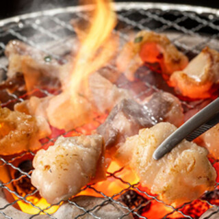 新鮮なプリプリホルモンと炊き立てご飯が自慢◎