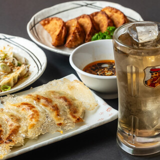 すべて手作り！国産の厳選食材が自慢の餃子をぜひ一度は食べて