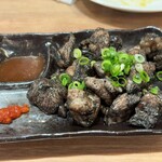 博多ぐるぐるとりかわ 竹乃屋 - 国産赤鶏のもも焼き  649円(税込)
