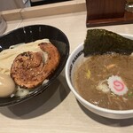 アンダーグラウンド ラーメン 頑者 - 