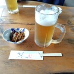 うめ吉 - ドリンク写真:生ビールとお通し(無料)