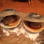 牡蠣と魚 海宝 - 焼きハマグリ