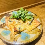 ニカイノ 徒然ルネサンス - 鰻とカマンベールのピザ
