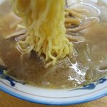 かつ平 - チャーシューメンしょうゆ味の麺