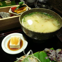 沖縄懐石 赤坂潭亭 - ゆし豆腐とじーまみー豆腐