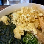 大右衛門うどん - 天かす投入