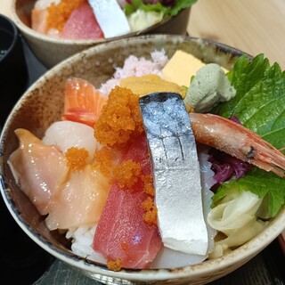 小松水産の海鮮丼_0