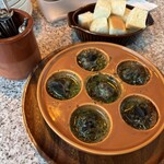 Bistro Bona - 料理写真:エスカルゴのブルゴーニュ風1000円