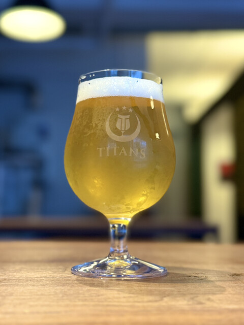 タイタンズ クラフトビアタップルーム&ボトルショップ （Titans Craft