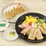 餃子の王将 - 料理写真:冷し中華 858円 , 大葉香る 夏餃子 341円