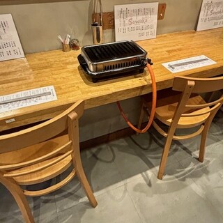 カウンター1名様×8
お一人でも気軽に楽しめるカウンター席はいかがですか？
