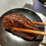 新宿焼肉 ホルモンいのうえ - これはレバーです。