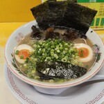 とんこつラーメン よかろうもん - 