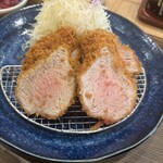とん久 - 料理写真:黒豚とんかつヒレアップ。