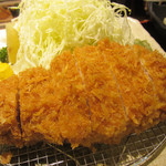 六白黒豚の厚切りロースかつを