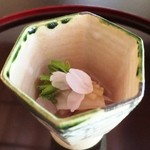 招福樓 - (先付)桜なます　帆立の貝柱、独活、浜防風