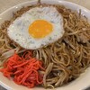三浦屋 - 焼きそばM (980円)＋目玉焼き片目 (100円)