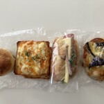 サフラン  - 料理写真:左から、あんフランス、クロックマダム、キタノカオリ、塩パンなすみそ