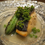虎白 - 焼物：桜鱒 花山椒 白味噌仕立て