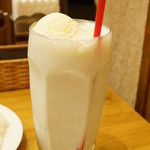 洋食 GOTOO - 復活！GOTOOの濃厚バナナジュース（450円）
