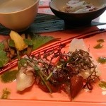 佐賀牛 季楽 銀座  - 前菜の盛合せ佐賀の彩り ビシソワーズの下に甲殻類のジュレ。季節感が漂うホタルイカ。