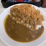 松家カレー - ✅カツカレー¥900
　※食券購入後、店員さんからご飯量を聞かれ
　　大盛り350gを申告！
　※キャッシュオンリー