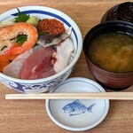 築地食堂 源ちゃん - 料理写真:築地食堂 源ちゃん 両国江戸NOREN店 特選源ちゃん丼 税込1,496円