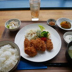 madomado cafe - 料理写真:カキフライ定食
