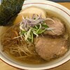 麺匠 ときしらず - 白醤油らーめん900円　肩ロース200円