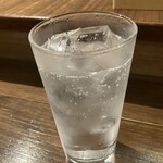 屋台餃子 赤星 - いいちこハイボール、確か490円（うろ覚え）。お酒はどれもお手頃価格なので今度行ったら色々飲みたい！
