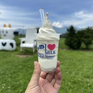 ヤツレン ソフトクリーム売店