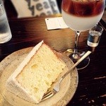 カフェ・グレ - ココナッツミルクのシフォンケーキとオレグラッセ