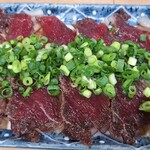 大衆割烹 藤八 - 馬肉タタキ