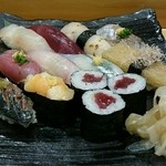 Sushi Akatsuki - 鮨10貫と巻物