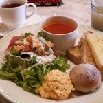 アロマティックカフェ - モーニング 500円 左の紅茶・珈琲はセルフで飲み放題です。