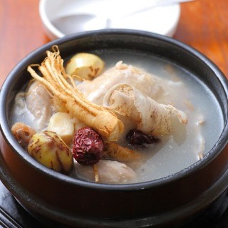 美味しく健康的なメニューが揃う！「王豚足」と「参鶏湯」の魅力