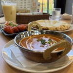 ダルバール - 手前　エビカレー