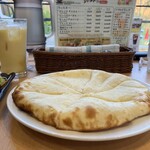 ダルバール - チーズナンは円形