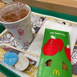 マクドナルド - ドリンク写真:アールグレイアイスティー(ミルク)S ホットアップルパイ