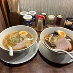 麺屋 雪風 - 左:鶏塩ハーフ、右:ブラック醤油ハーフ　共に1,000円