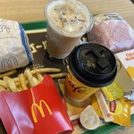 マクドナルド - 料理写真:チキンタツタ
ホットティー(ミルク)(S)
チキンマックナゲット5ピース(マスタードソース)
炙り醤油風たまごベーコン肉厚ビーフ セット