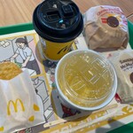 マクドナルド - ドリンク写真:マックグリドル®ベーコンエッグセット
ソーセージマフィンコンビ